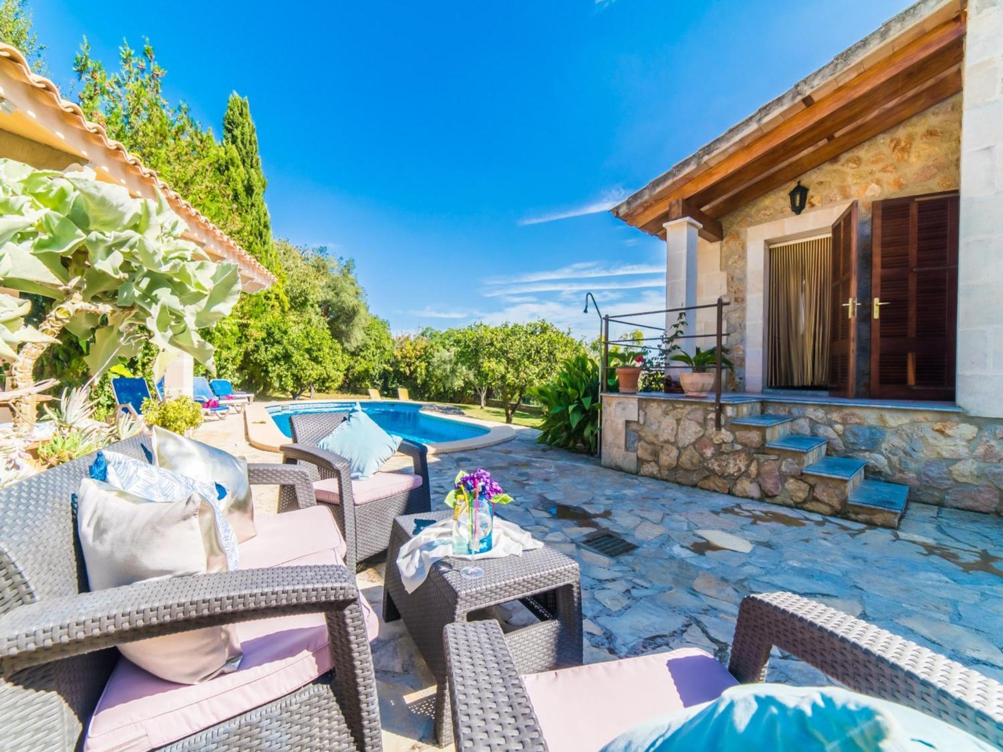 Charming Finca, 500m From Semesterbostad
