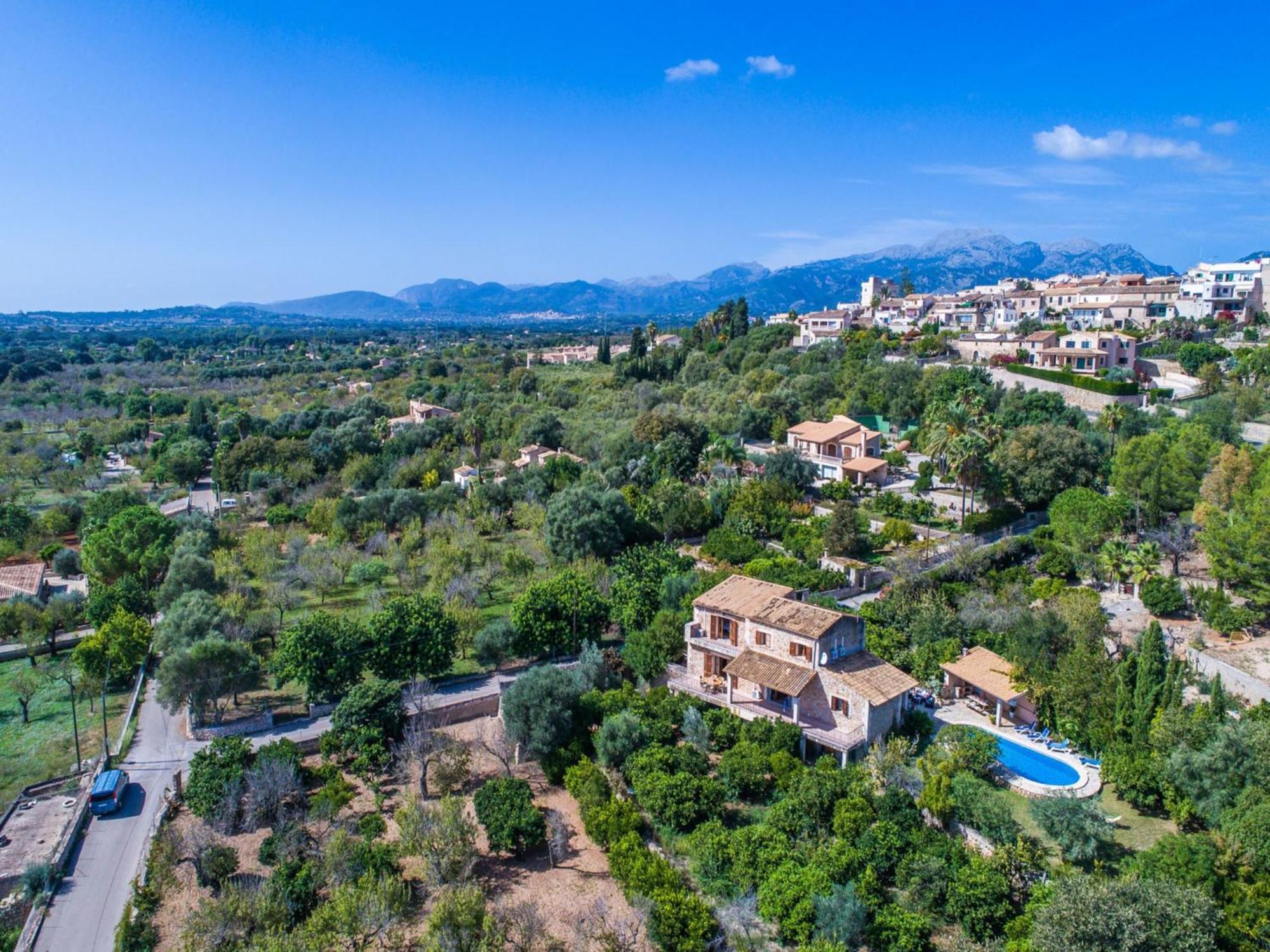 Charming Finca, 500m From