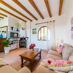 Charming Finca, 500M From Buger